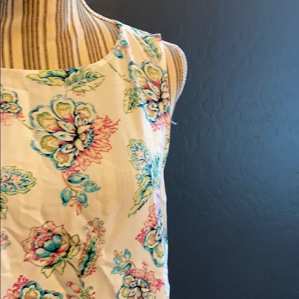 2/$15‎ J Jill tank top silky floral white and blue - Picture 3 of 6